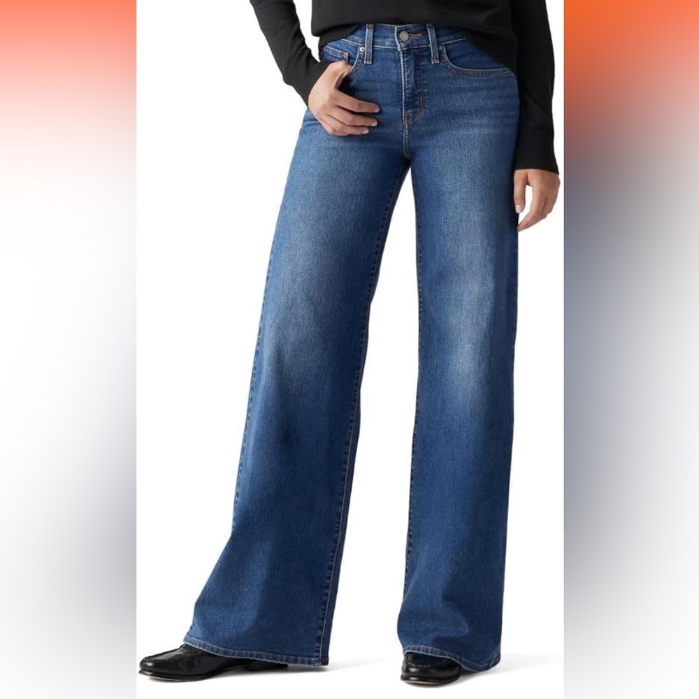 Women's Levi’s 318 Shaping Wide-Leg Jeans